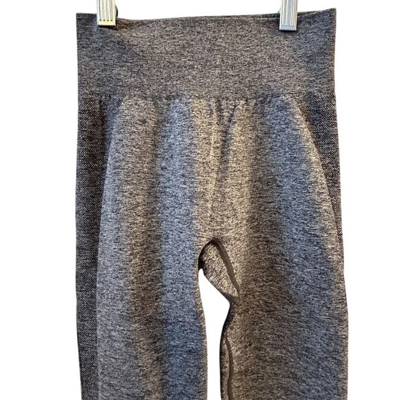 Gymshark Women's XS Gray High-Rise Leggings for Yoga Booty Enhancing Design - Picture 3 of 8